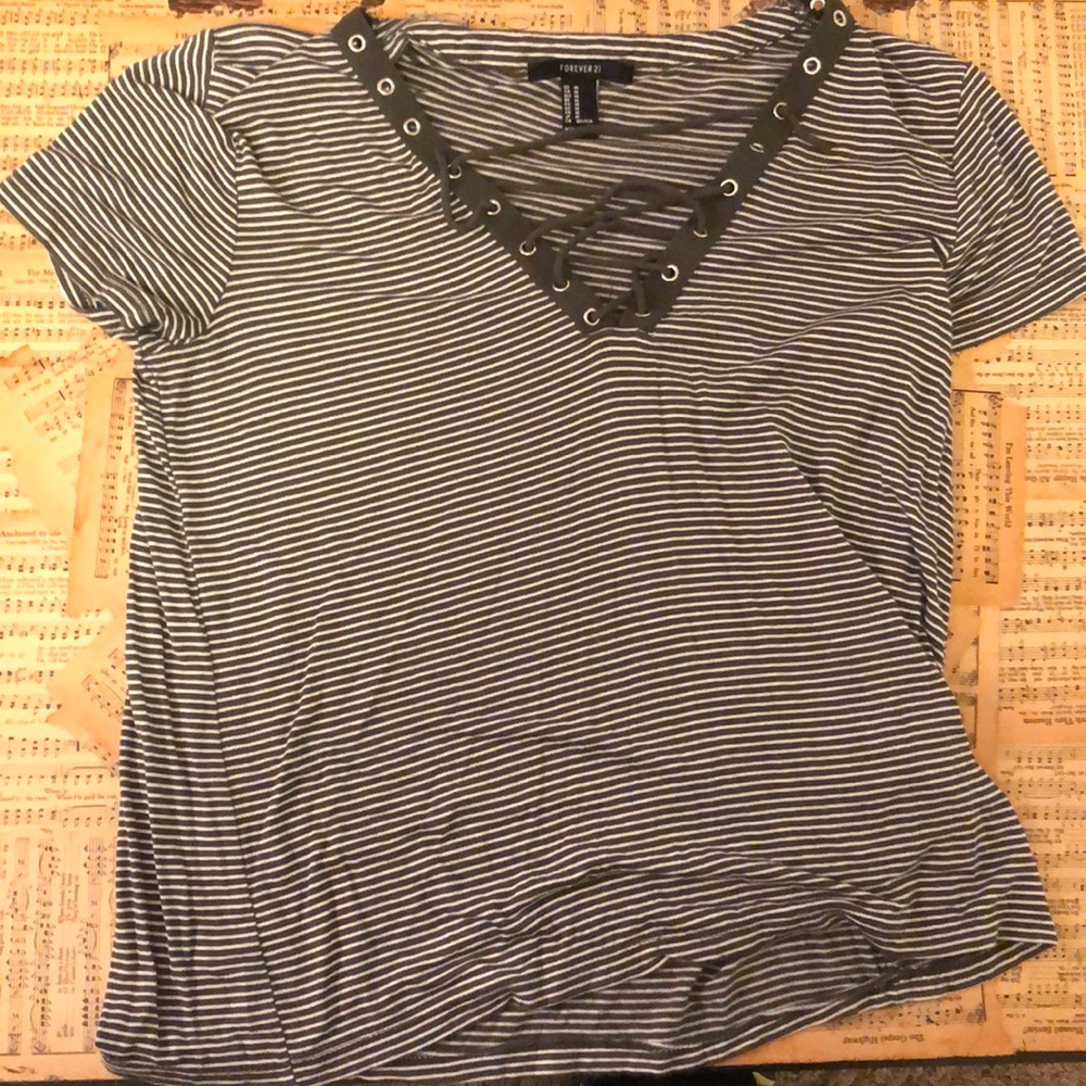 Forever 21 t-shirt